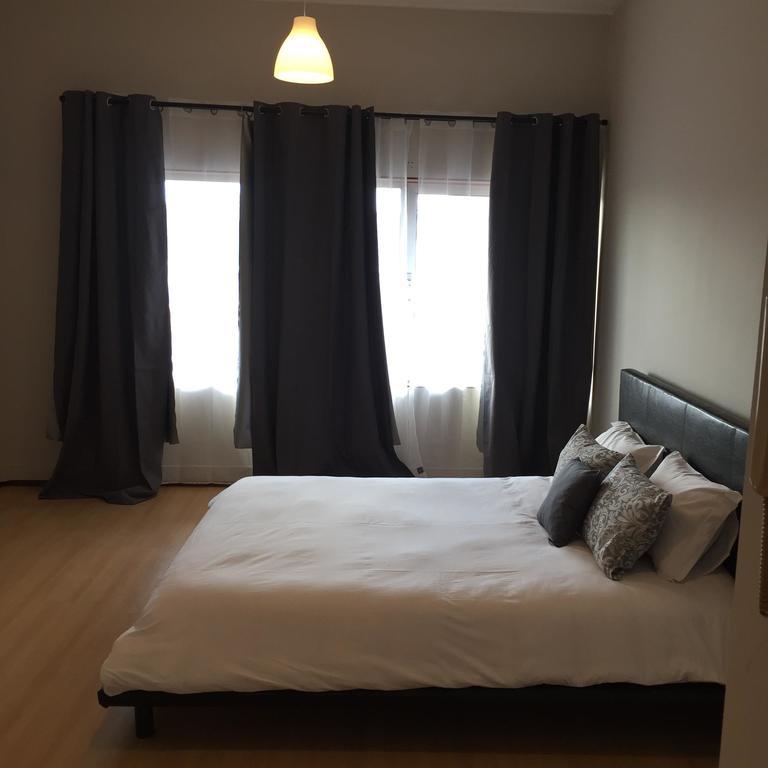 Oporto Trindade Residence Bagian luar foto