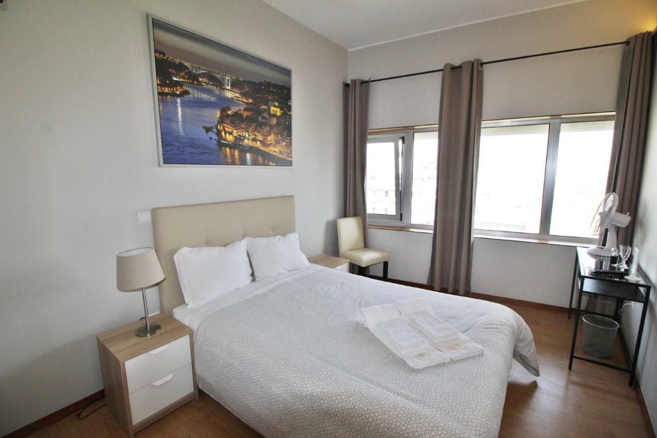 Oporto Trindade Residence Bagian luar foto